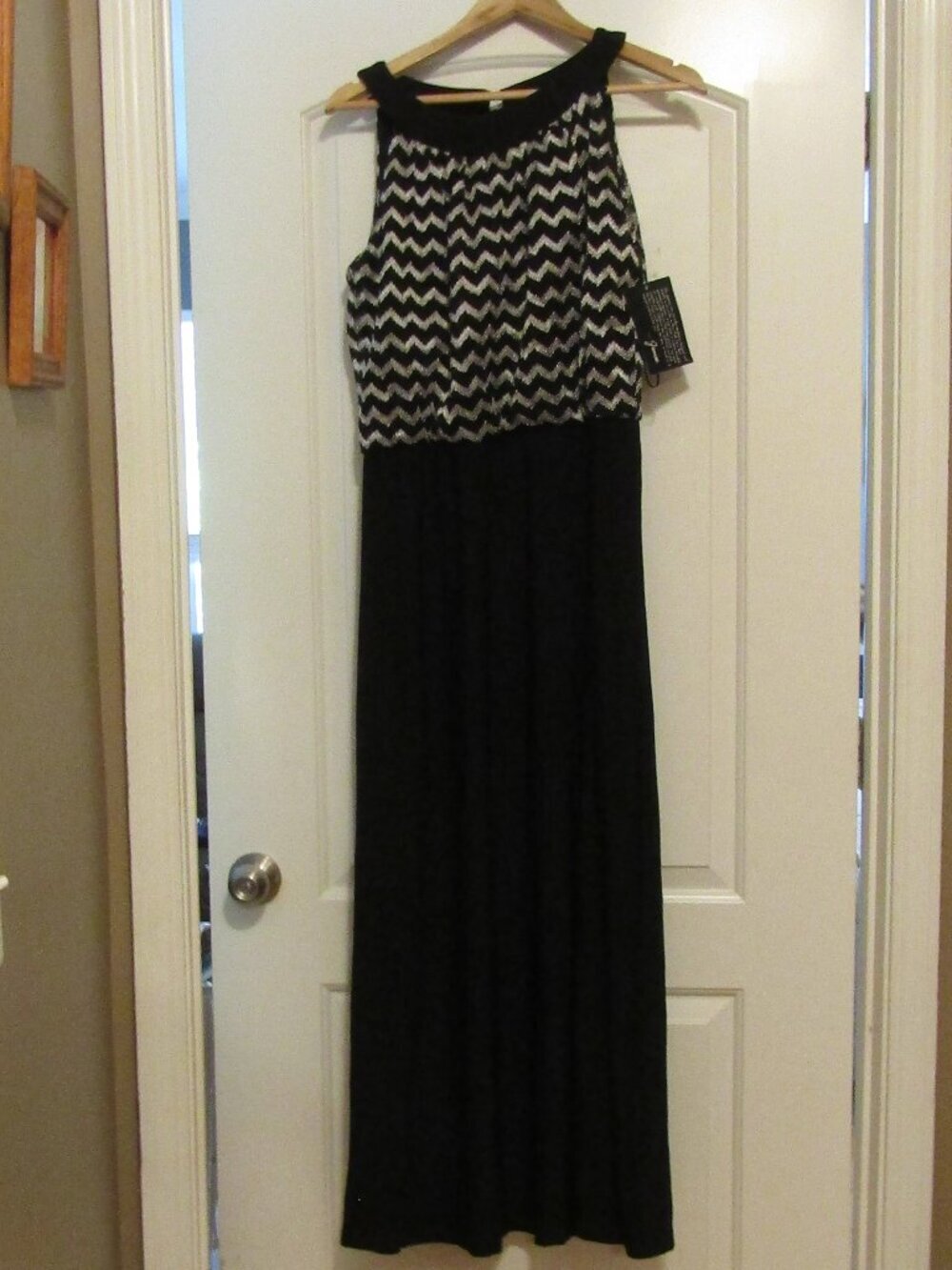 NWT ( Signed James) JSP Woman's EVENING GOWN Size Large Black/ Silver Sleeveless
